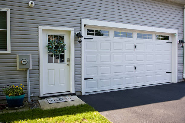 24/7 Emergency Garage Door Panel Replacement experts in Burlington, WI